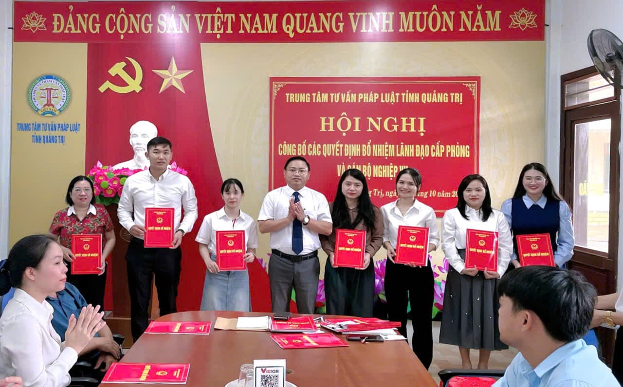 Trung tâm Tư vấn Pháp luật tỉnh Quảng Trị tổ chức Hội nghị trao các quyết định về công tác cán bộ