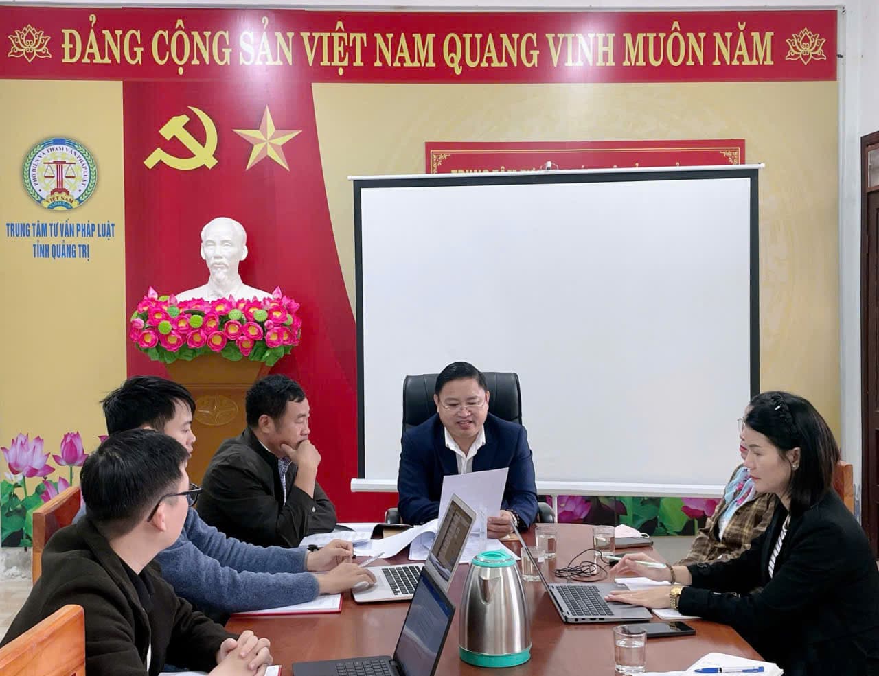 Điều kiện trở thành tư vấn viên pháp luật